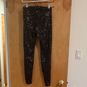 Zyia Black stay gold luxe leggings with pockets and drawstring